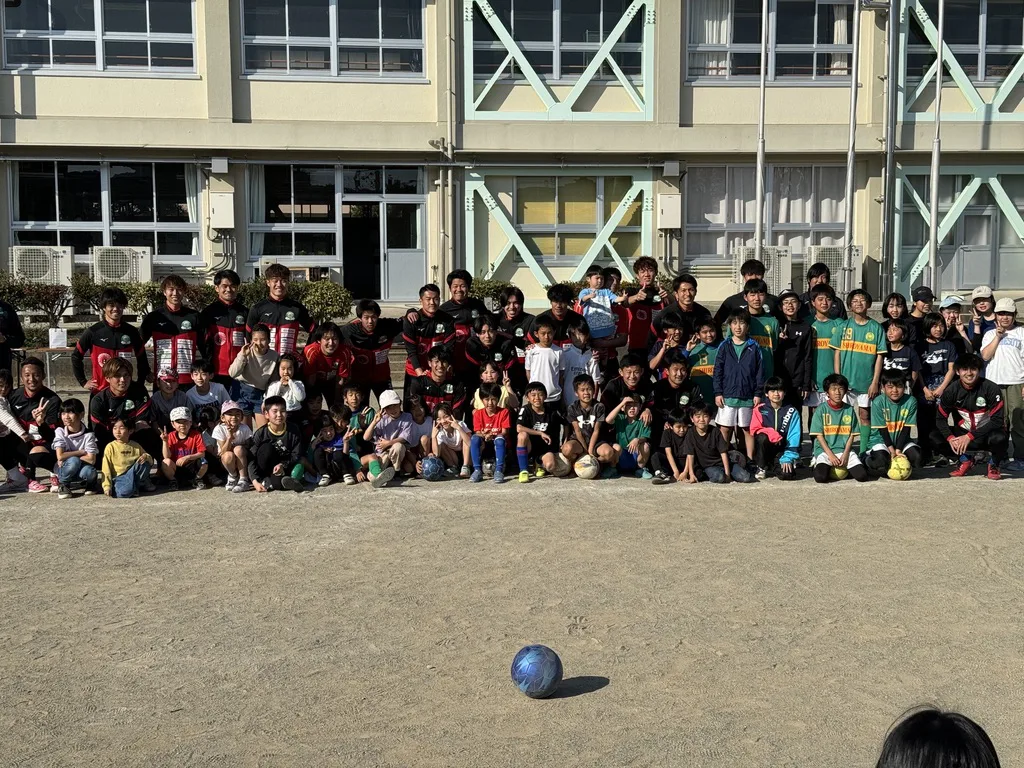 学校訪問での集合写真
